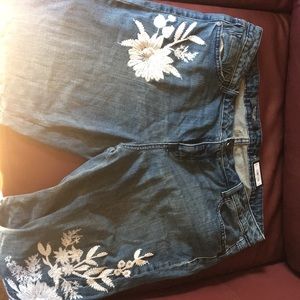 NWT.  Vera wang jeans size 12